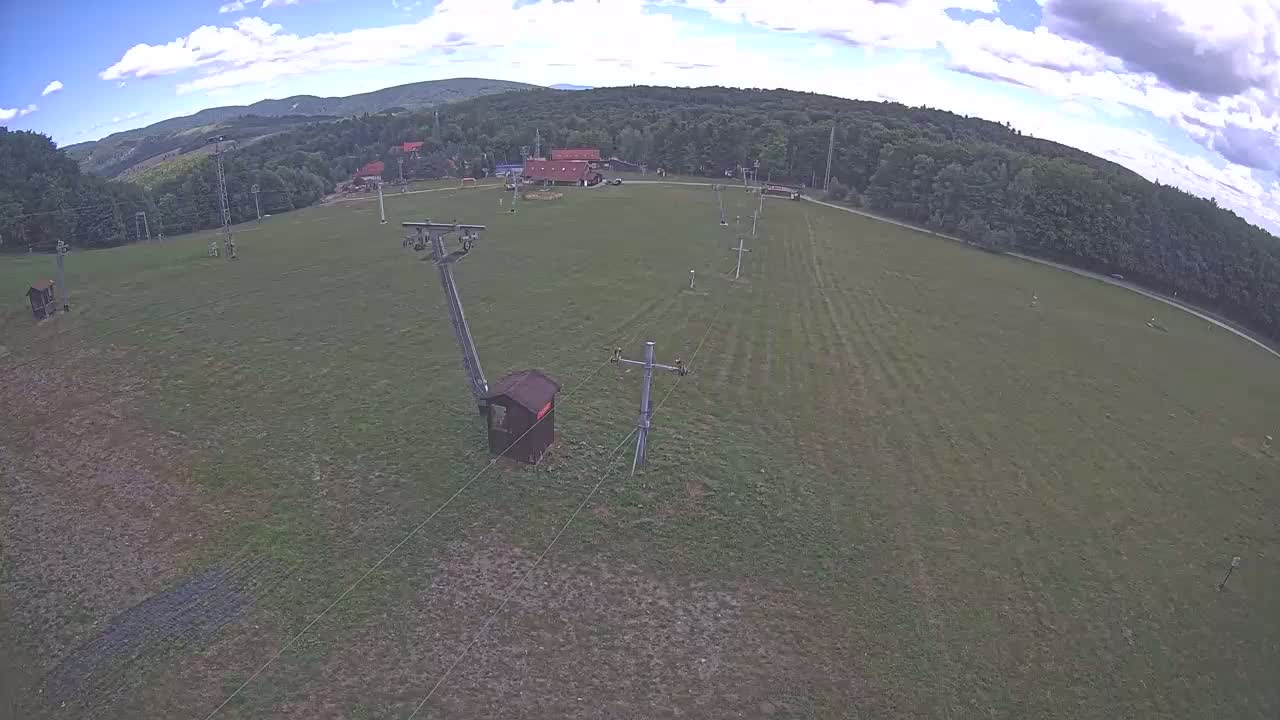 Jahodna Ski Slope East View Live Cam - Sever, Kosice 1, Kosice, Slovakia