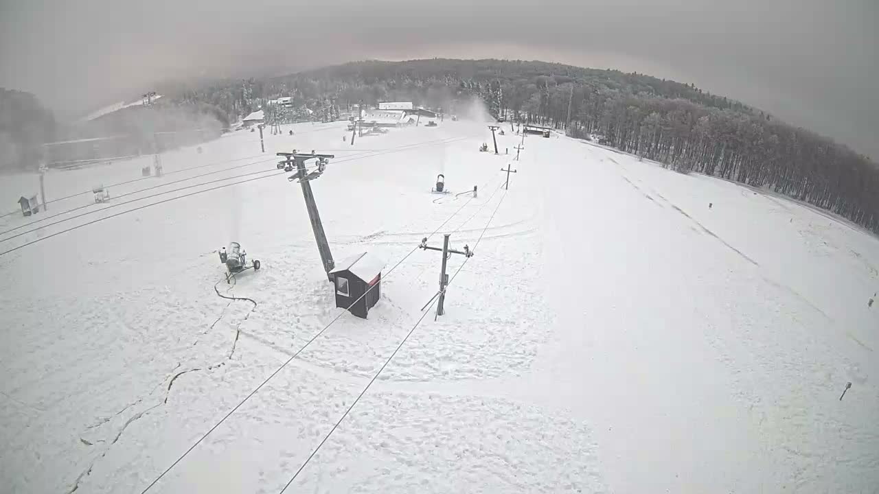 Jahodna Ski Slope East View Live Cam - Sever, Kosice 1, Kosice, Slovakia