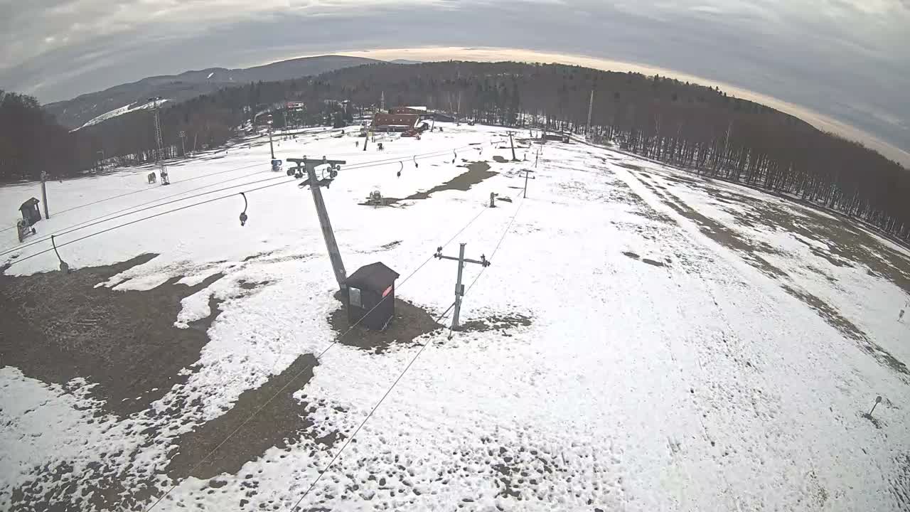 Jahodna Ski Slope East View Live Cam - Sever, Kosice 1, Kosice, Slovakia
