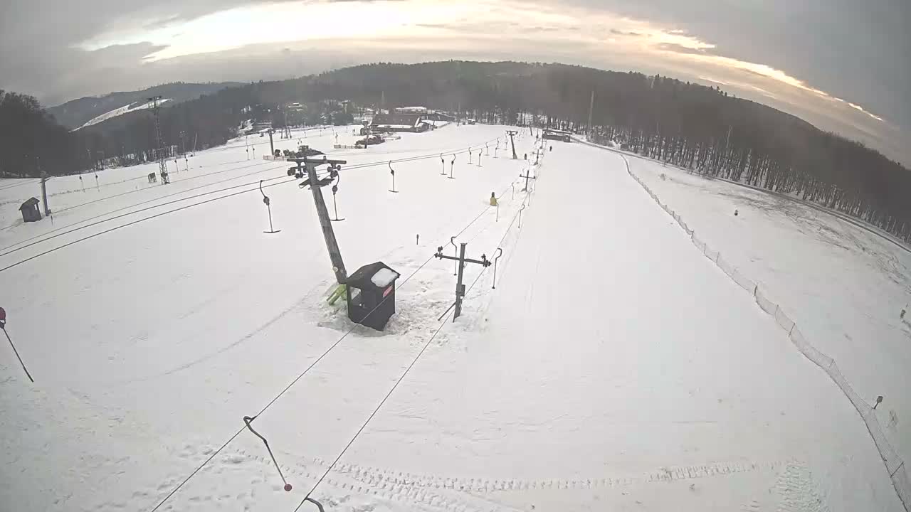 Jahodna Ski Slope East View Live Cam - Sever, Kosice 1, Kosice, Slovakia