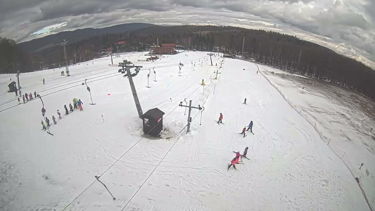 Jahodna Ski Slope East View Live Cam - Sever, Kosice 1, Kosice, Slovakia
