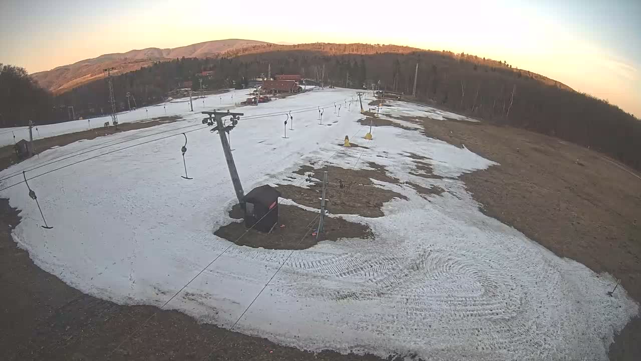 Jahodna Ski Slope East View Live Cam - Sever, Kosice 1, Kosice, Slovakia