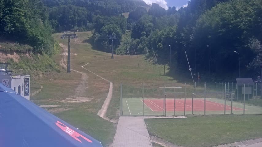 Salamandra Resort Ski Slope Live Cam - Hodrusa-Hamre, Žarnovica, Banská Bystrica, Slovakia