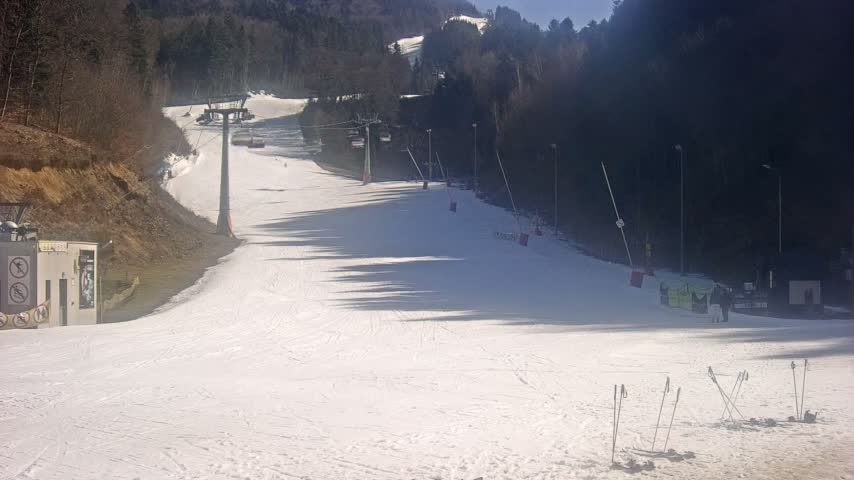Salamandra Resort Ski Slope Live Cam - Hodrusa-Hamre, Žarnovica, Banská Bystrica, Slovakia
