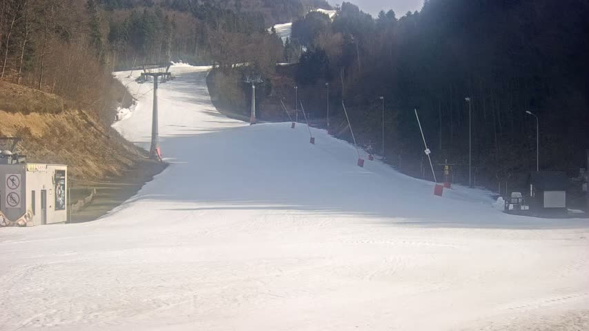 Salamandra Resort Ski Slope Live Cam - Hodrusa-Hamre, Žarnovica, Banská Bystrica, Slovakia