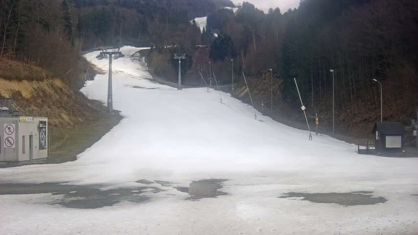 Salamandra Resort Ski Slope Live Cam - Hodrusa-Hamre, Žarnovica, Banská Bystrica, Slovakia