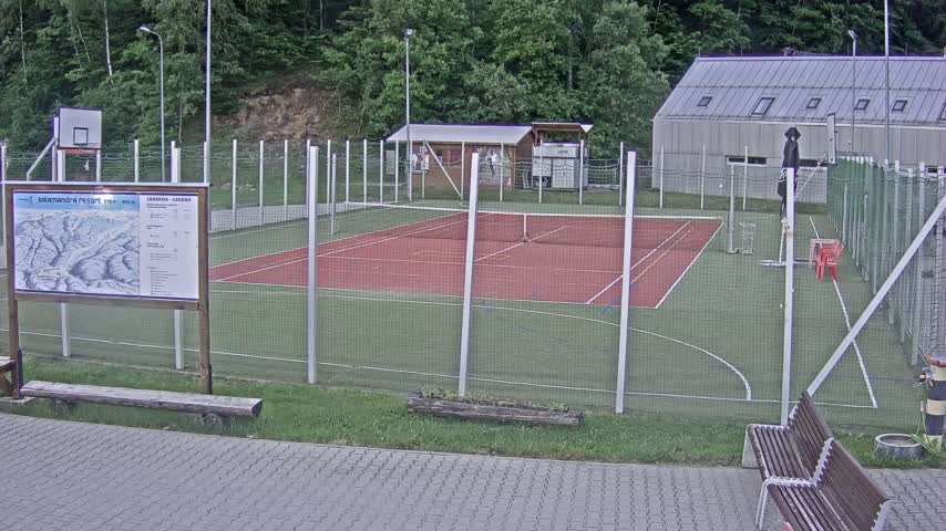 Salamandra Ski Resort Tennis Court Live Cam - Hodrusa-Hamre, Žarnovica, Banská Bystrica, Slovakia