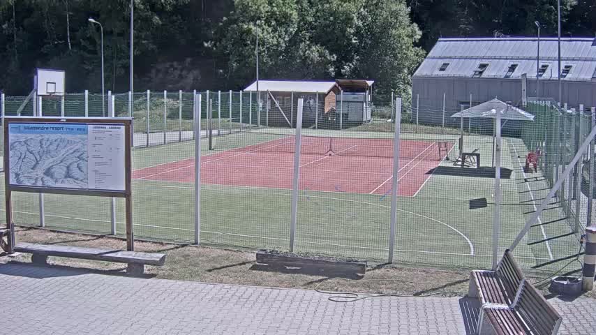 Salamandra Ski Resort Tennis Court Live Cam - Hodrusa-Hamre, Žarnovica, Banská Bystrica, Slovakia