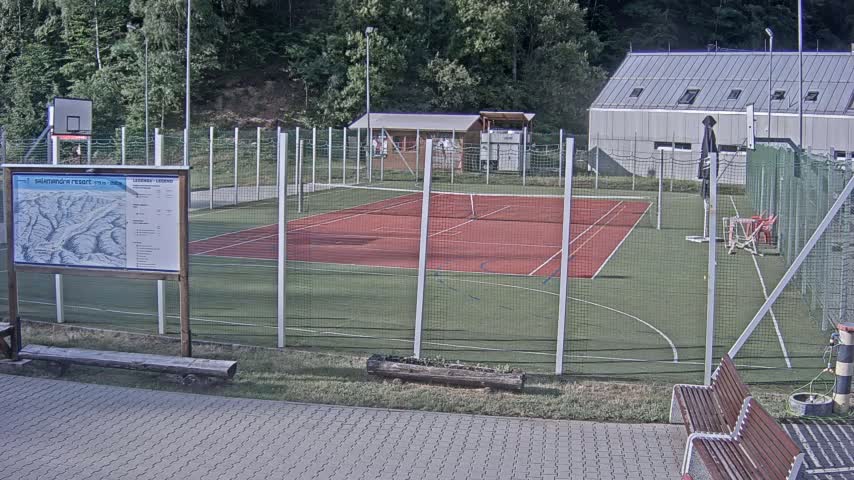 Salamandra Ski Resort Tennis Court Live Cam - Hodrusa-Hamre, Žarnovica, Banská Bystrica, Slovakia