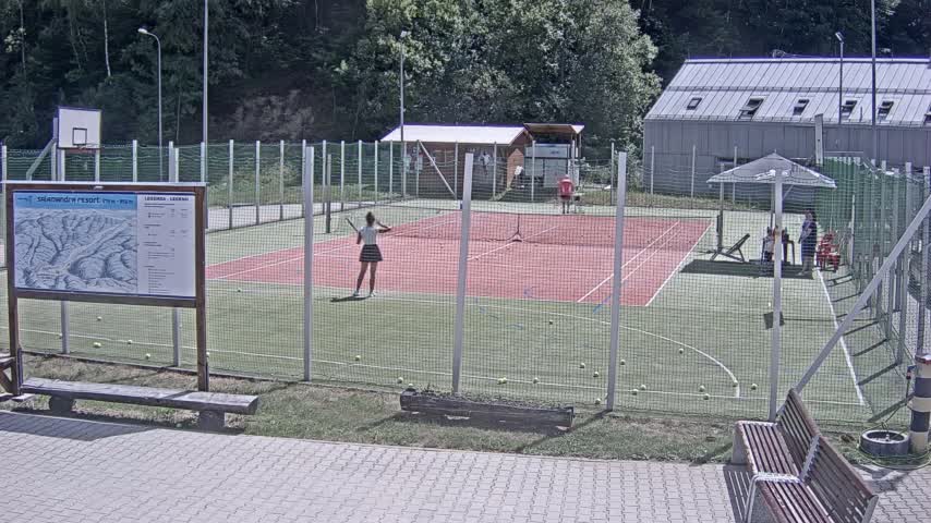 Salamandra Ski Resort Tennis Court Live Cam - Hodrusa-Hamre, Žarnovica, Banská Bystrica, Slovakia