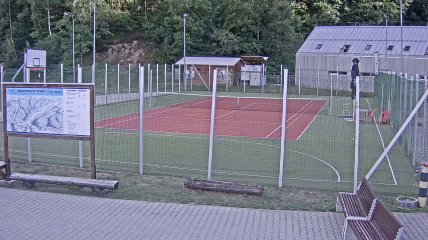 Salamandra Ski Resort Tennis Court Live Cam - Hodrusa-Hamre, Žarnovica, Banská Bystrica, Slovakia