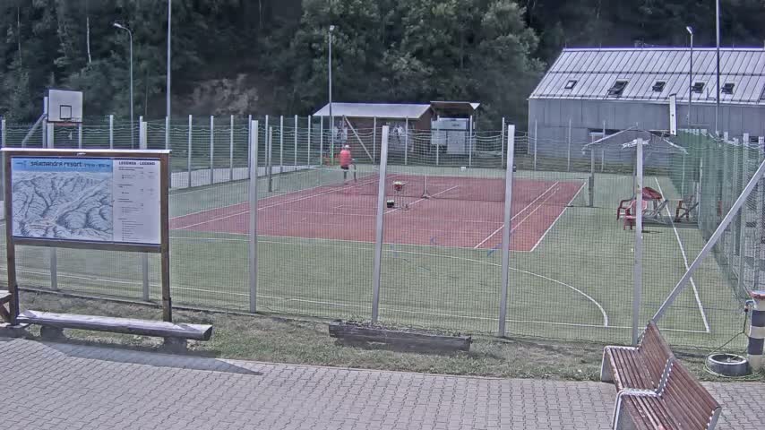 Salamandra Ski Resort Tennis Court Live Cam - Hodrusa-Hamre, Žarnovica, Banská Bystrica, Slovakia