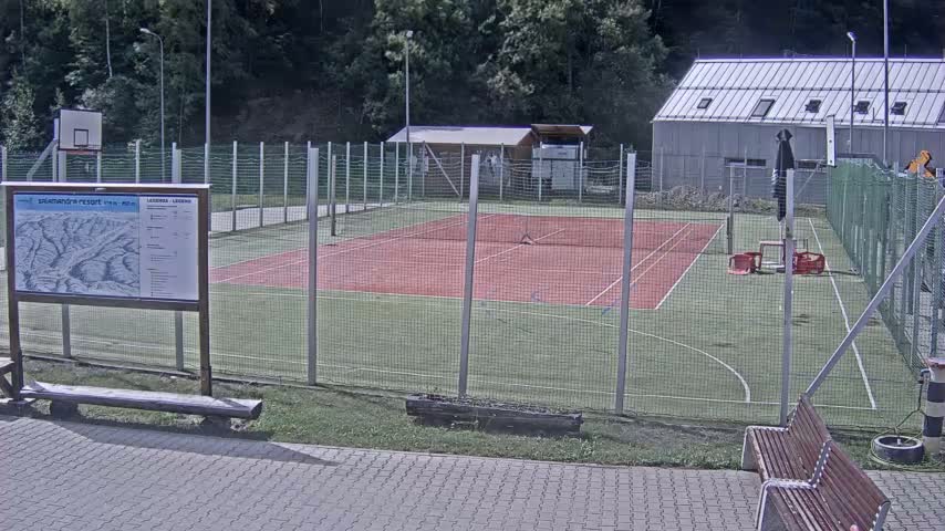 Salamandra Ski Resort Tennis Court Live Cam - Hodrusa-Hamre, Žarnovica, Banská Bystrica, Slovakia