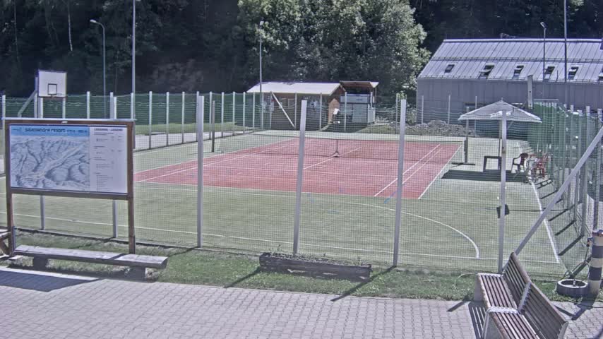 Salamandra Ski Resort Tennis Court Live Cam - Hodrusa-Hamre, Žarnovica, Banská Bystrica, Slovakia