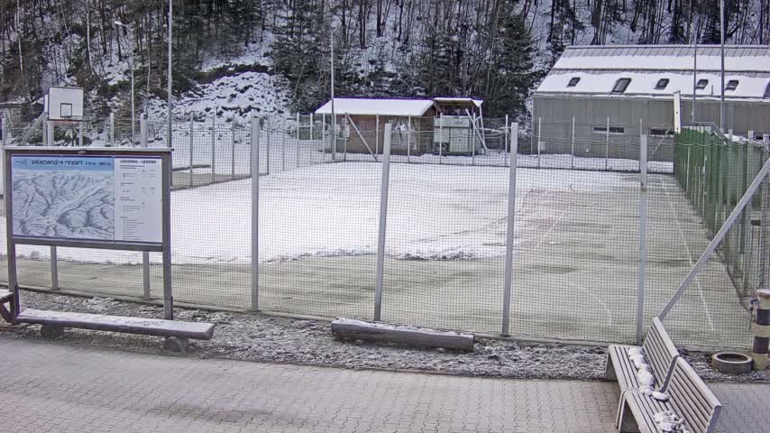 Salamandra Ski Resort Tennis Court Live Cam - Hodrusa-Hamre, Žarnovica, Banská Bystrica, Slovakia