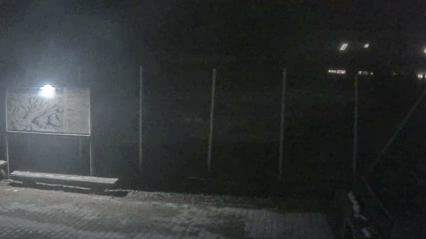 Salamandra Ski Resort Tennis Court Live Cam - Hodrusa-Hamre, Žarnovica, Banská Bystrica, Slovakia