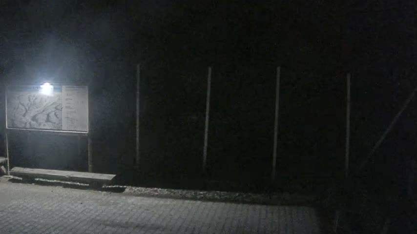 Salamandra Ski Resort Tennis Court Live Cam - Hodrusa-Hamre, Žarnovica, Banská Bystrica, Slovakia