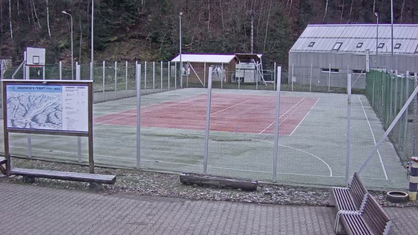 Salamandra Ski Resort Tennis Court Live Cam - Hodrusa-Hamre, Žarnovica, Banská Bystrica, Slovakia