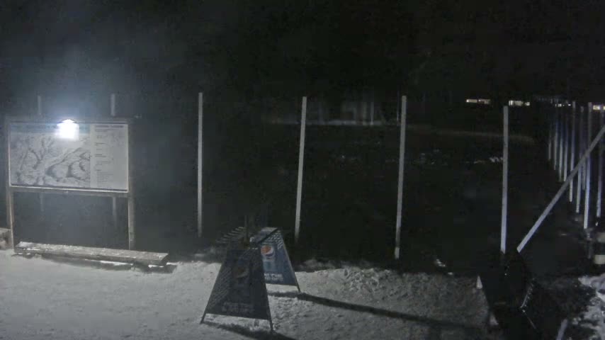 Salamandra Ski Resort Tennis Court Live Cam - Hodrusa-Hamre, Žarnovica, Banská Bystrica, Slovakia