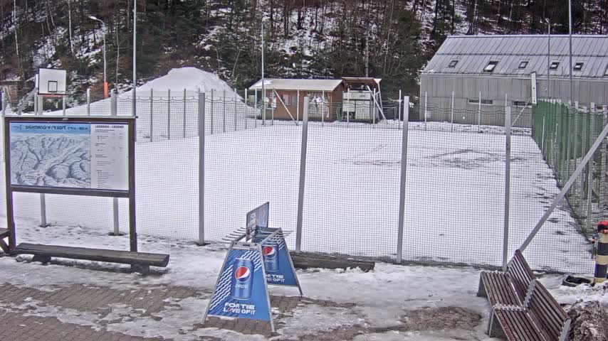 Salamandra Ski Resort Tennis Court Live Cam - Hodrusa-Hamre, Žarnovica, Banská Bystrica, Slovakia
