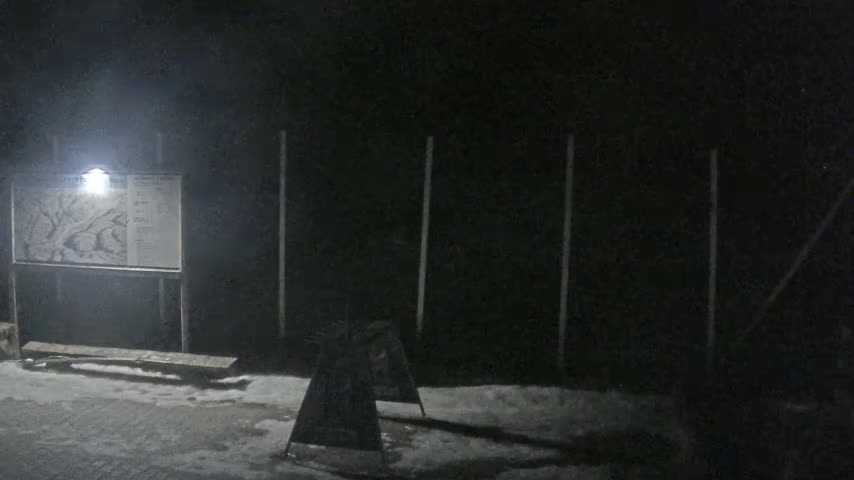 Salamandra Ski Resort Tennis Court Live Cam - Hodrusa-Hamre, Žarnovica, Banská Bystrica, Slovakia