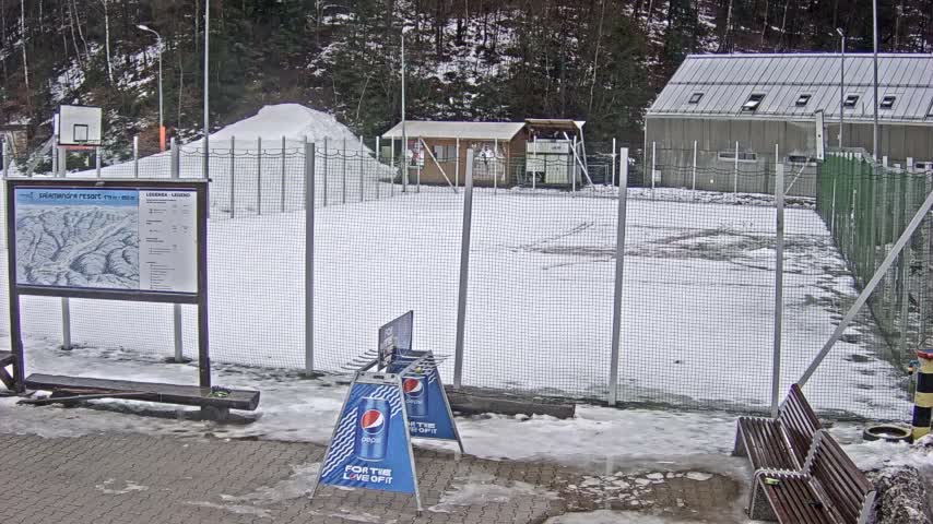 Salamandra Ski Resort Tennis Court Live Cam - Hodrusa-Hamre, Žarnovica, Banská Bystrica, Slovakia