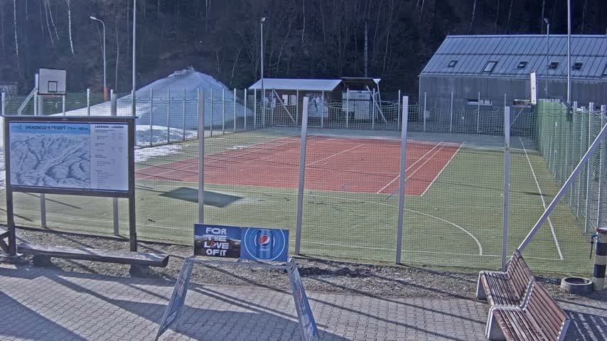 Salamandra Ski Resort Tennis Court Live Cam - Hodrusa-Hamre, Žarnovica, Banská Bystrica, Slovakia