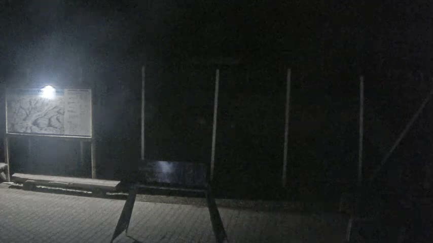 Salamandra Ski Resort Tennis Court Live Cam - Hodrusa-Hamre, Žarnovica, Banská Bystrica, Slovakia