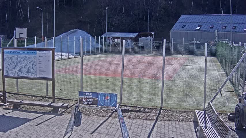 Salamandra Ski Resort Tennis Court Live Cam - Hodrusa-Hamre, Žarnovica, Banská Bystrica, Slovakia