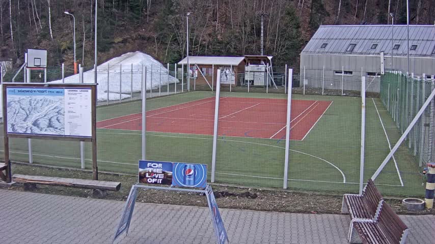 Salamandra Ski Resort Tennis Court Live Cam - Hodrusa-Hamre, Žarnovica, Banská Bystrica, Slovakia
