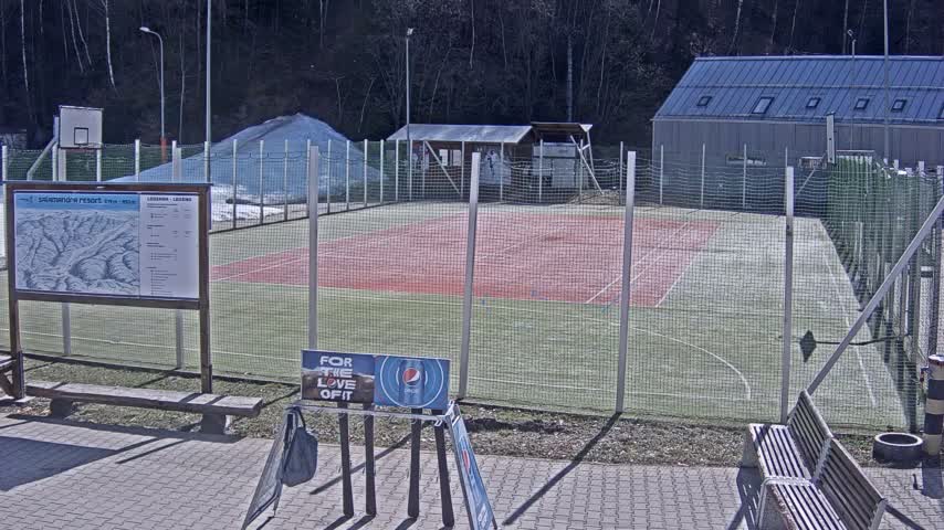 Salamandra Ski Resort Tennis Court Live Cam - Hodrusa-Hamre, Žarnovica, Banská Bystrica, Slovakia