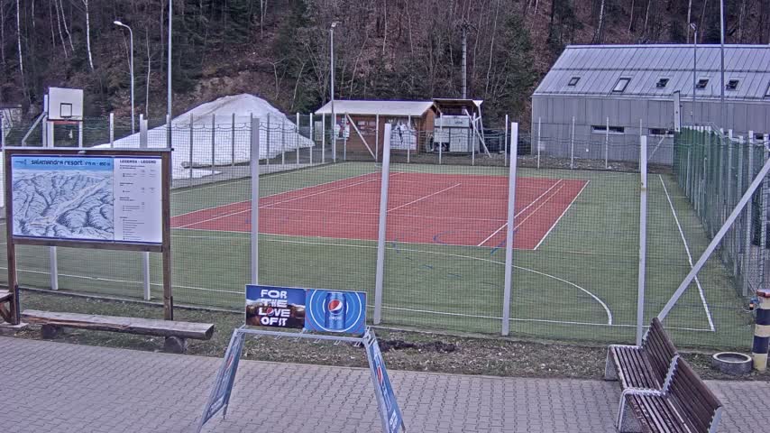 Salamandra Ski Resort Tennis Court Live Cam - Hodrusa-Hamre, Žarnovica, Banská Bystrica, Slovakia