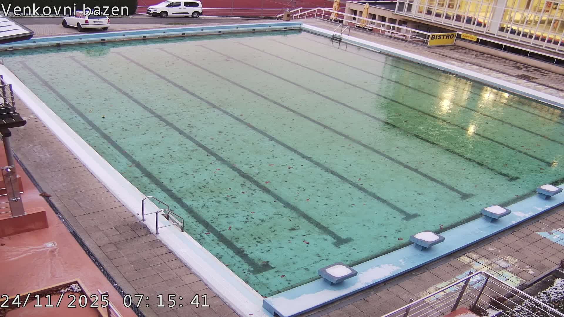 Zlín, Koupaliště Public Swimming Pool Live Cam - Zlin 1, Zlin, Czechia