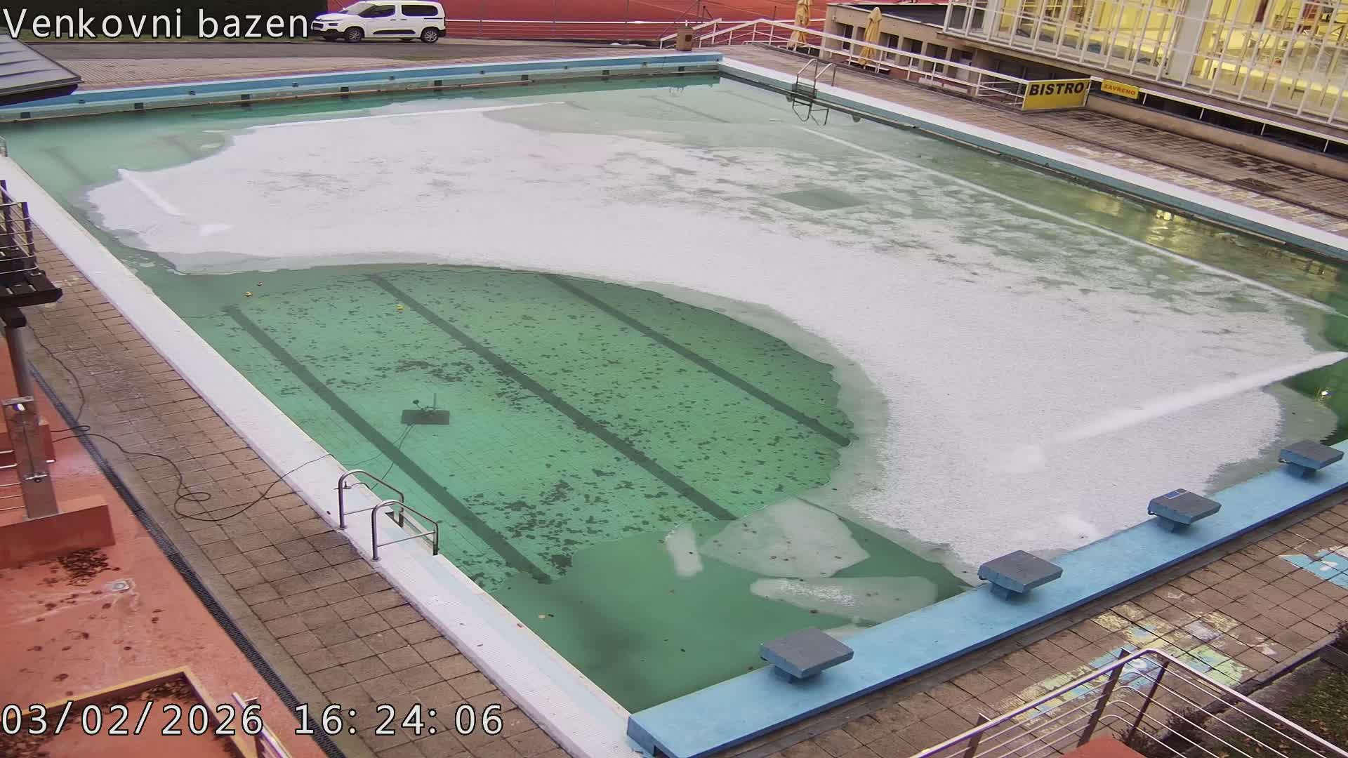 Zlín, Koupaliště Public Swimming Pool Live Cam - Zlin 1, Zlin, Czechia