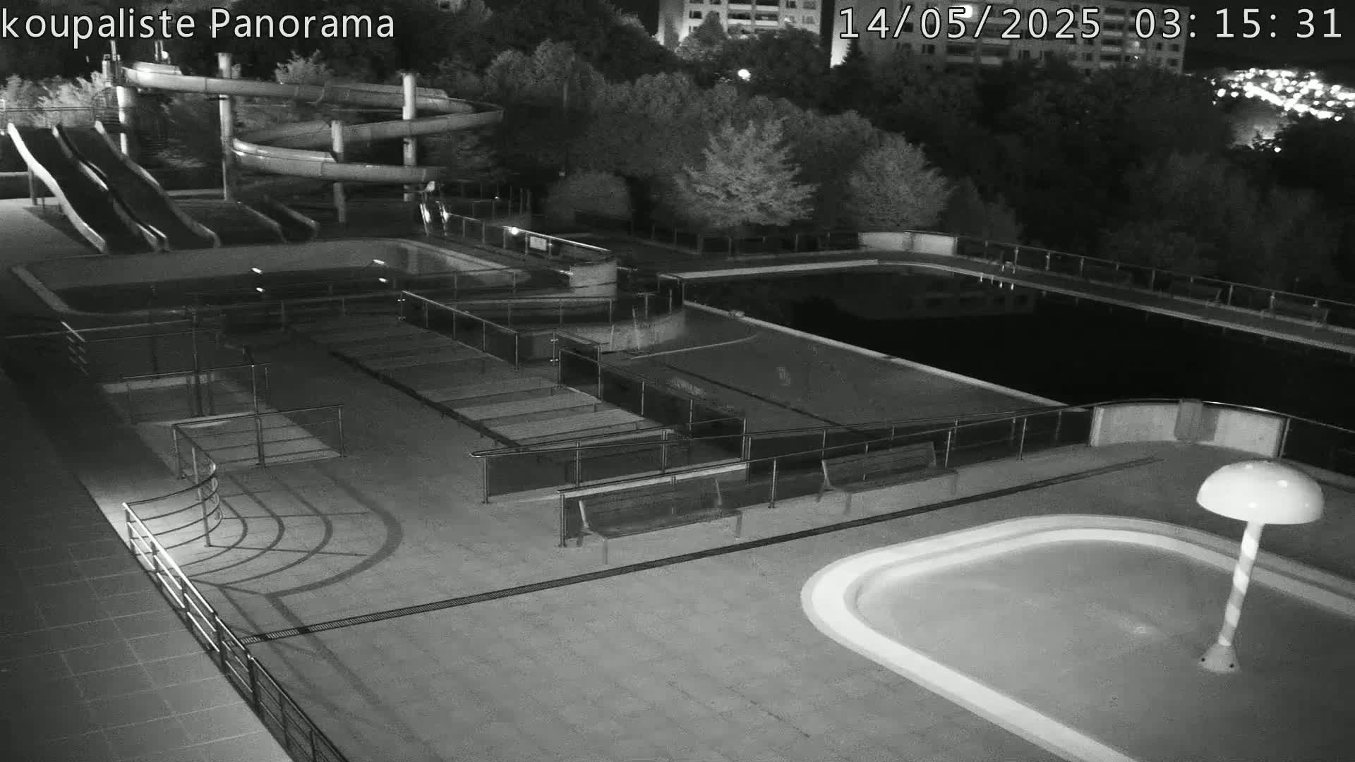 Zlín - Koupaliště Panorama Swimming Pool & Aquapark Live Cam - Zlin 5, Zlin, Czechia