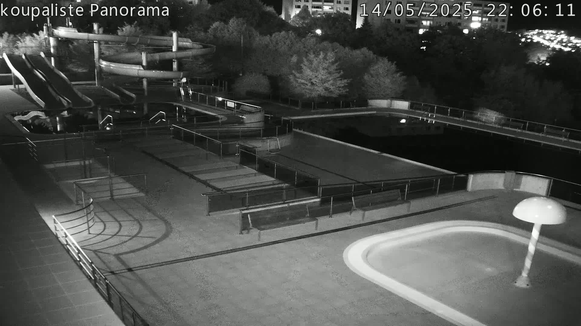 Zlín - Koupaliště Panorama Swimming Pool & Aquapark Live Cam - Zlin 5, Zlin, Czechia