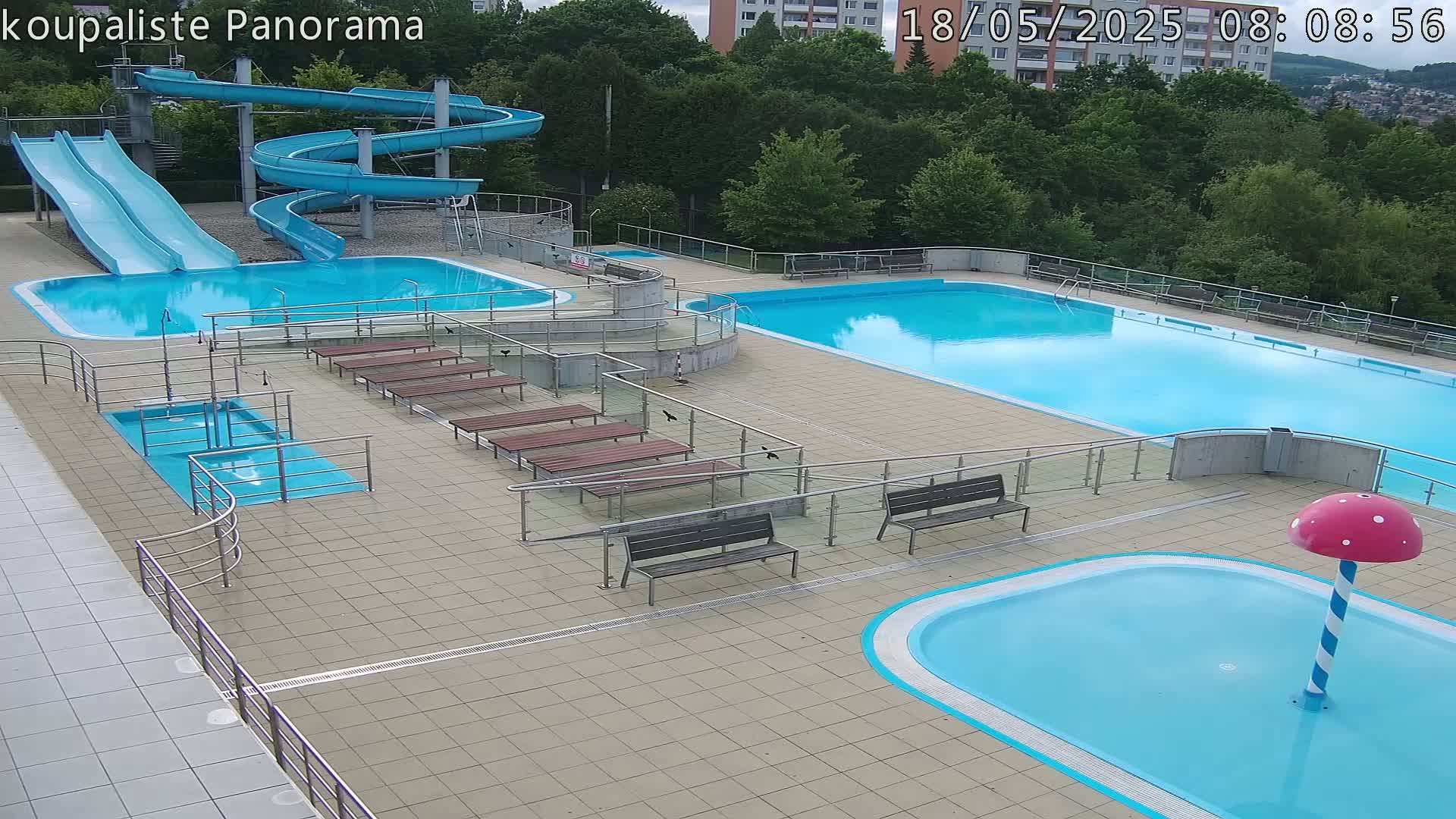 Zlín - Koupaliště Panorama Swimming Pool & Aquapark Live Cam - Zlin 5, Zlin, Czechia