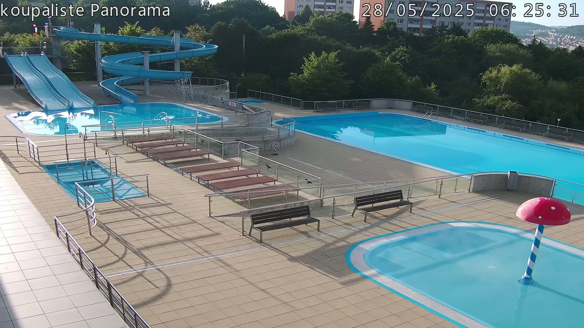 Zlín - Koupaliště Panorama Swimming Pool & Aquapark Live Cam - Zlin 5, Zlin, Czechia