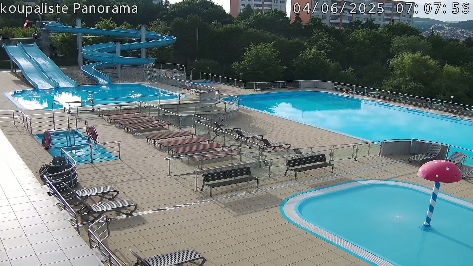 Zlín - Koupaliště Panorama Swimming Pool & Aquapark Live Cam - Zlin 5, Zlin, Czechia