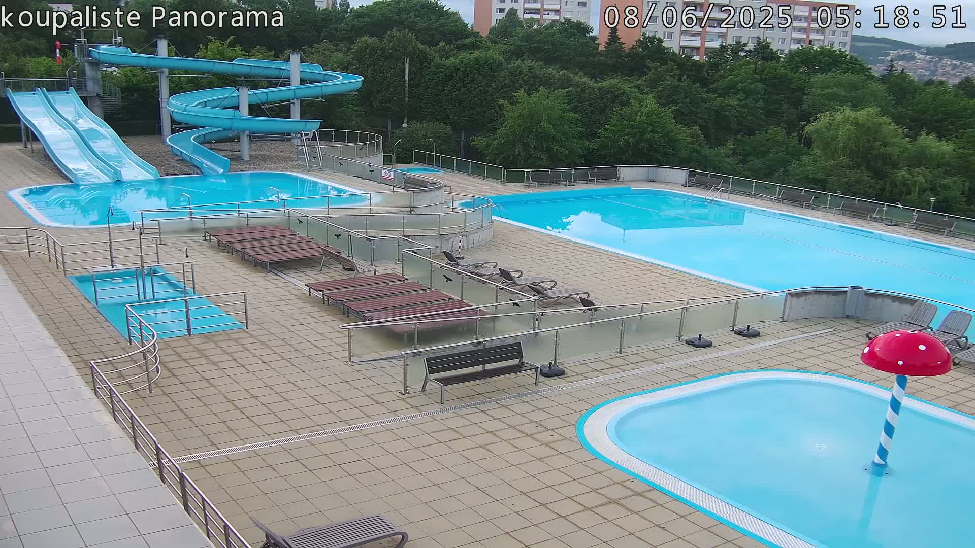 Zlín - Koupaliště Panorama Swimming Pool & Aquapark Live Cam - Zlin 5, Zlin, Czechia
