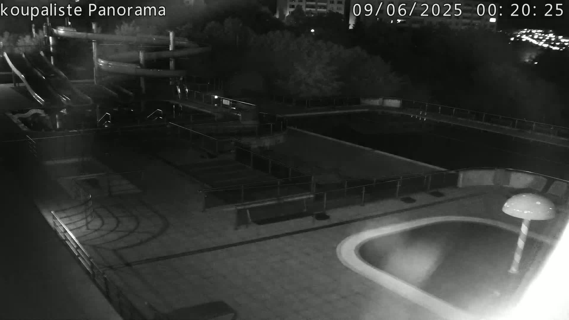Zlín - Koupaliště Panorama Swimming Pool & Aquapark Live Cam - Zlin 5, Zlin, Czechia