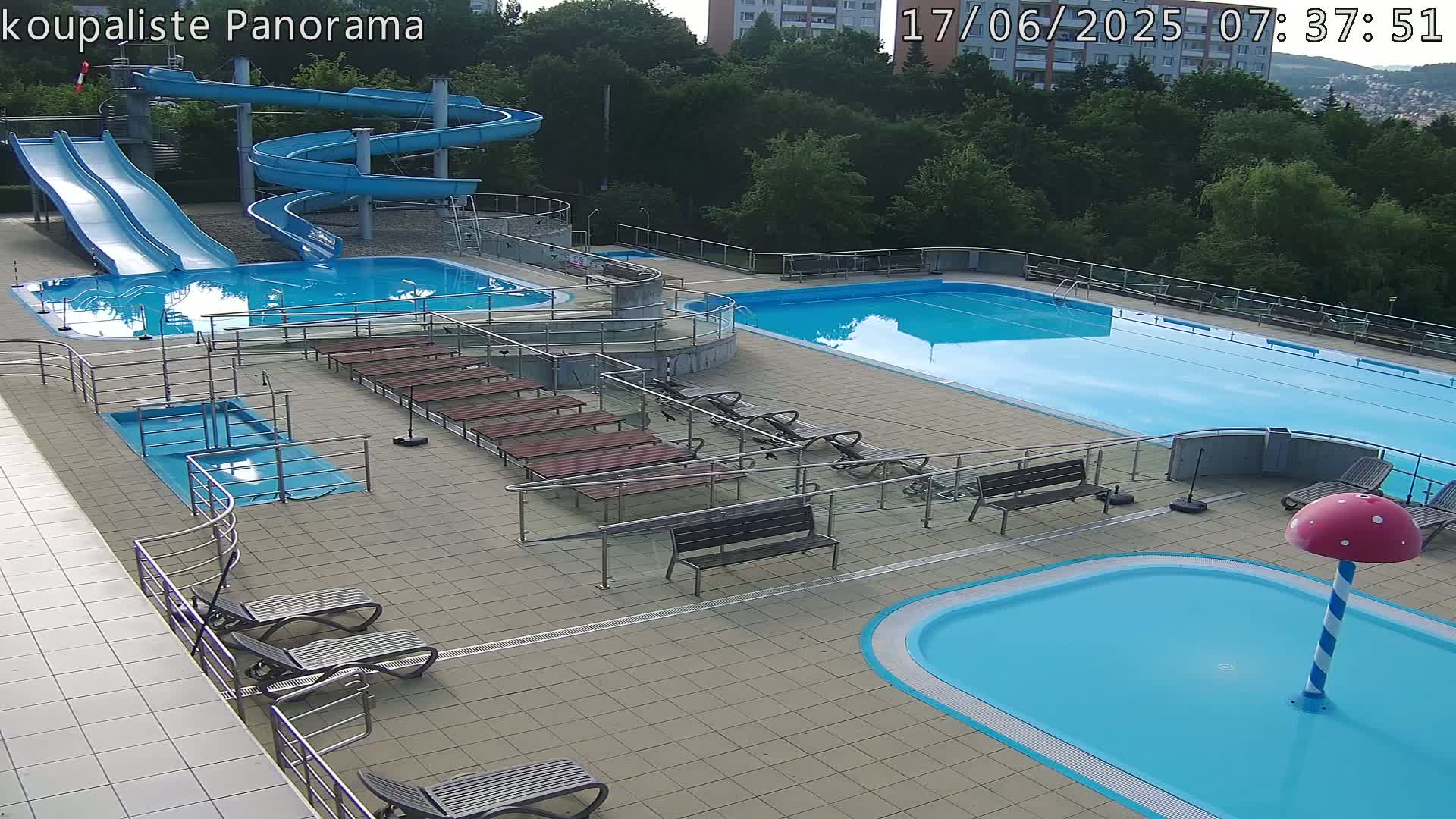 Zlín - Koupaliště Panorama Swimming Pool & Aquapark Live Cam - Zlin 5, Zlin, Czechia