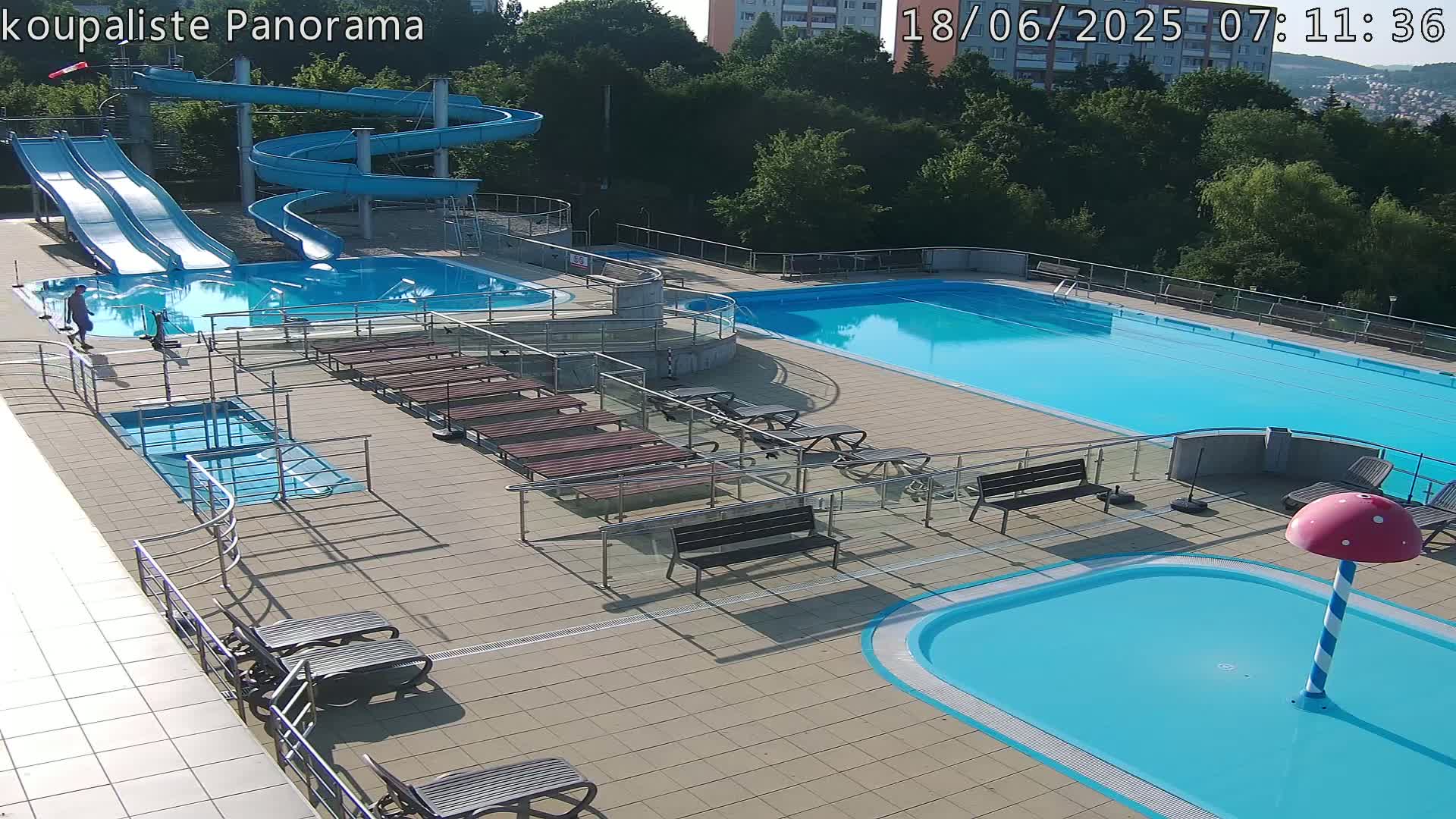 Zlín - Koupaliště Panorama Swimming Pool & Aquapark Live Cam - Zlin 5, Zlin, Czechia