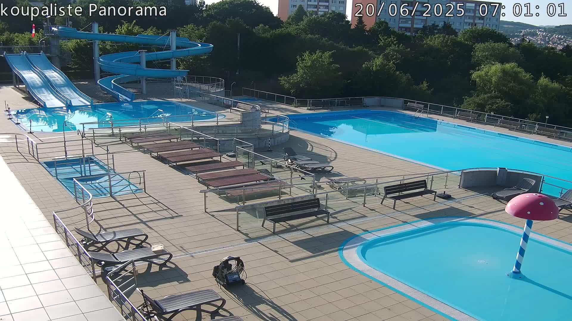 Zlín - Koupaliště Panorama Swimming Pool & Aquapark Live Cam - Zlin 5, Zlin, Czechia