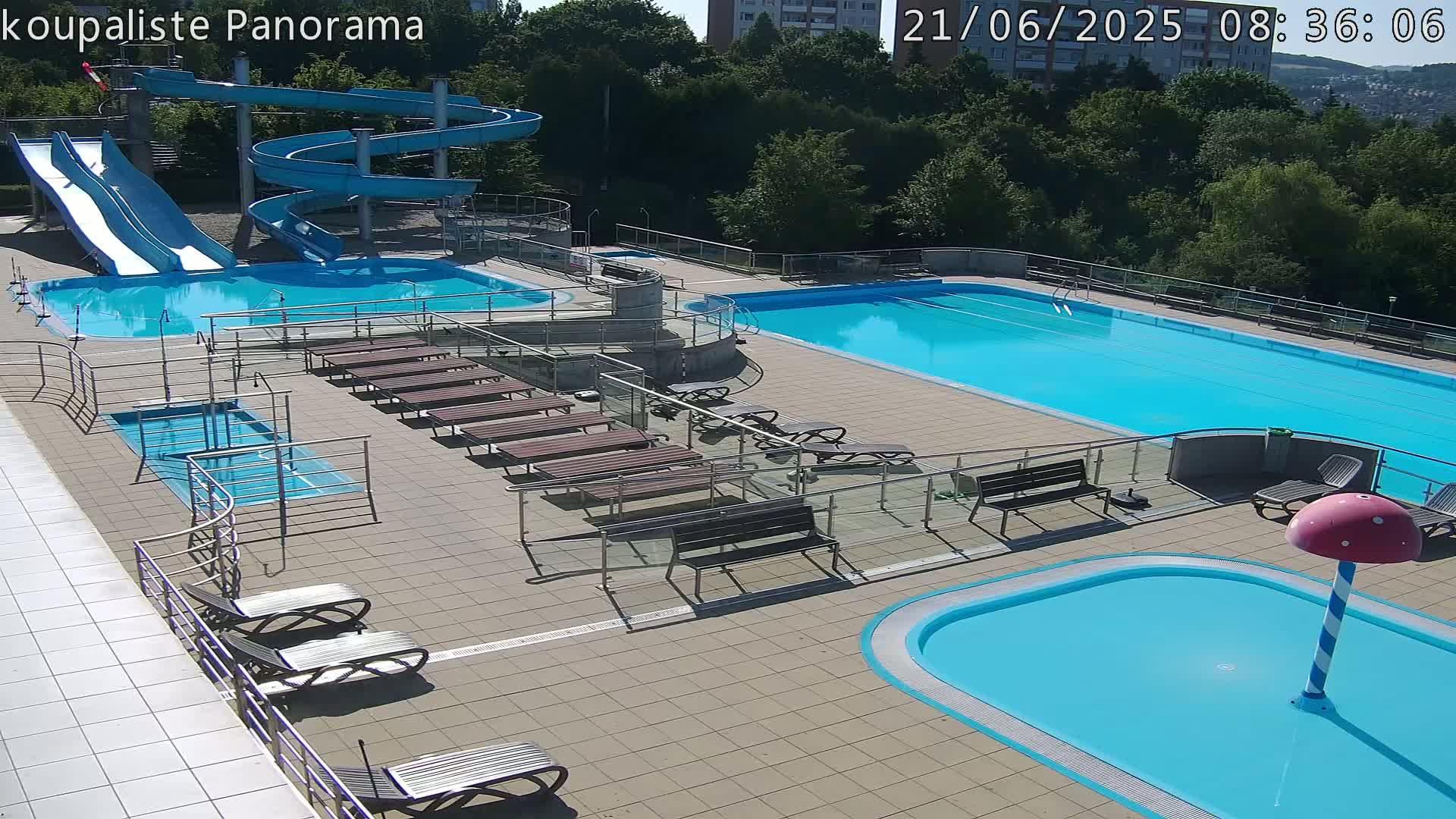 Zlín - Koupaliště Panorama Swimming Pool & Aquapark Live Cam - Zlin 5, Zlin, Czechia