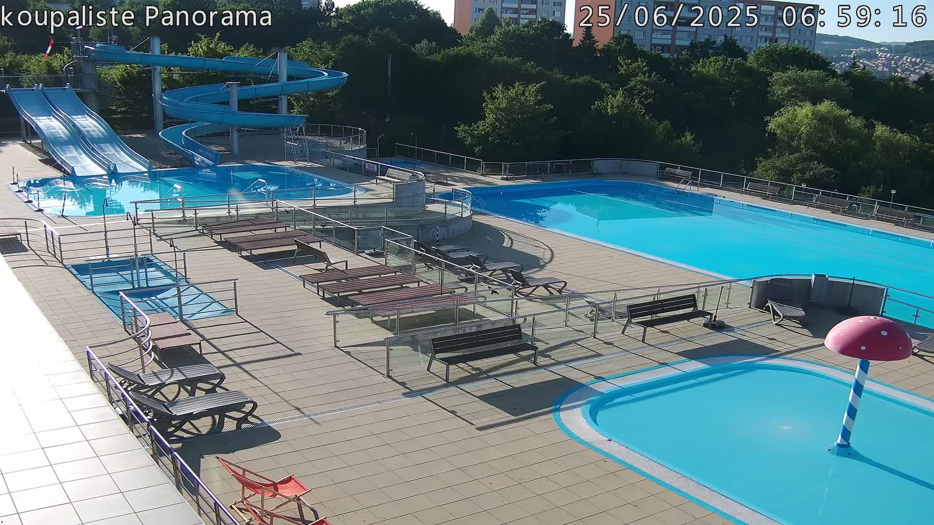Zlín - Koupaliště Panorama Swimming Pool & Aquapark Live Cam - Zlin 5, Zlin, Czechia