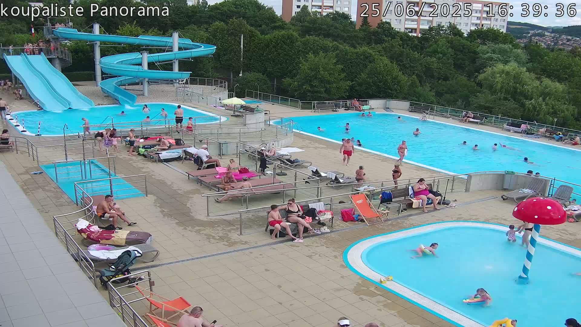 Zlín - Koupaliště Panorama Swimming Pool & Aquapark Live Cam - Zlin 5, Zlin, Czechia