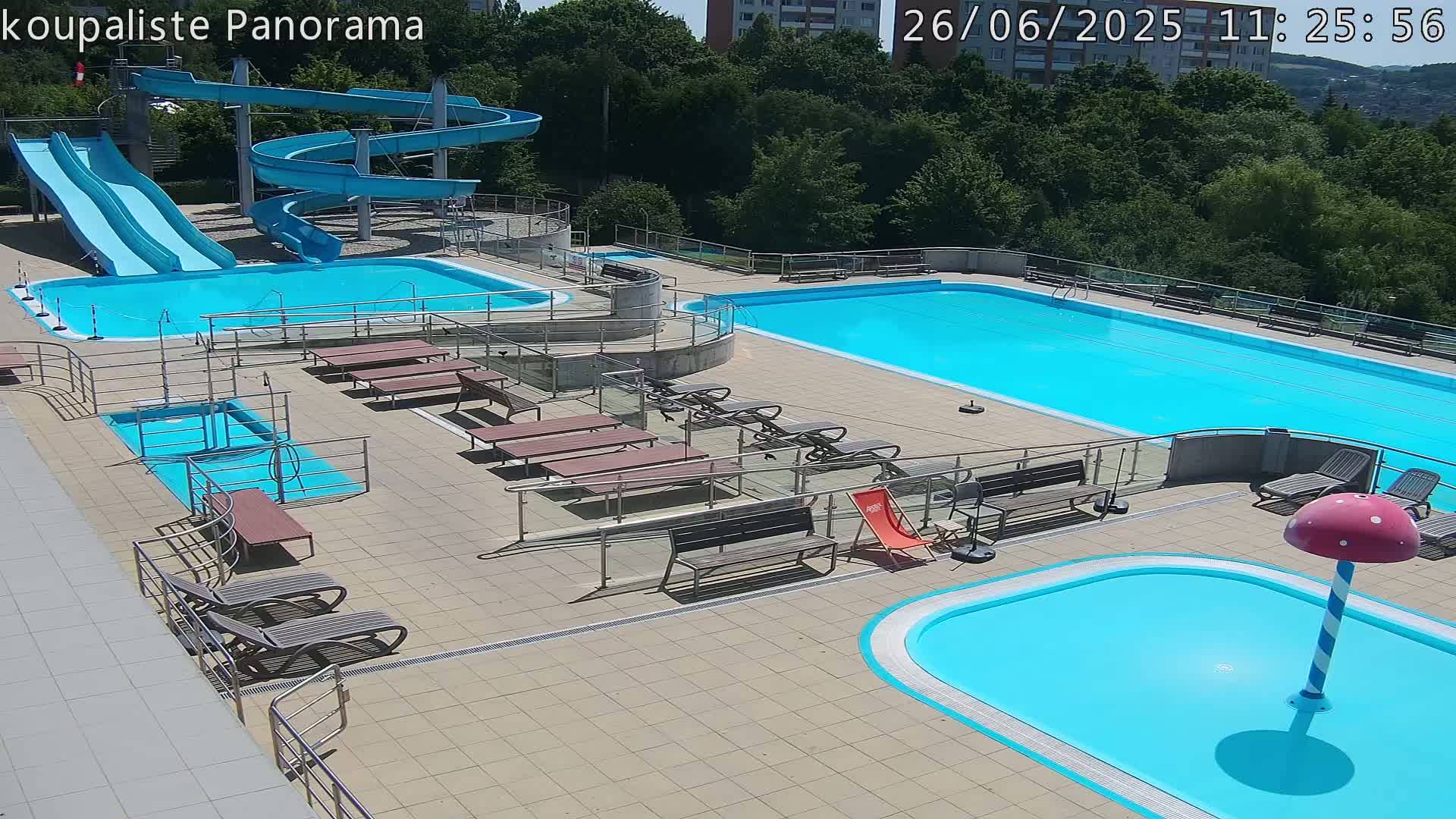 Zlín - Koupaliště Panorama Swimming Pool & Aquapark Live Cam - Zlin 5, Zlin, Czechia