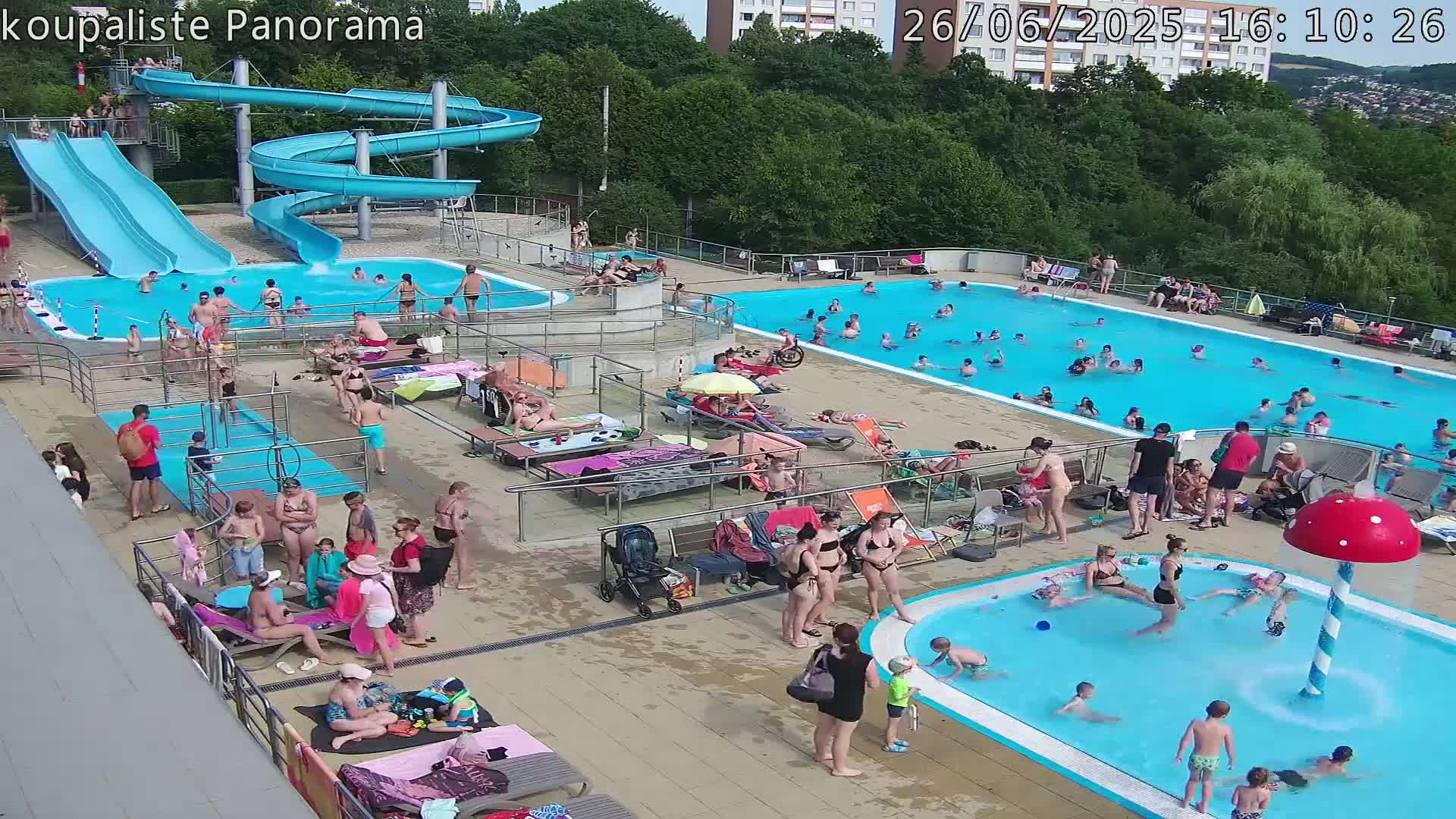Zlín - Koupaliště Panorama Swimming Pool & Aquapark Live Cam - Zlin 5, Zlin, Czechia