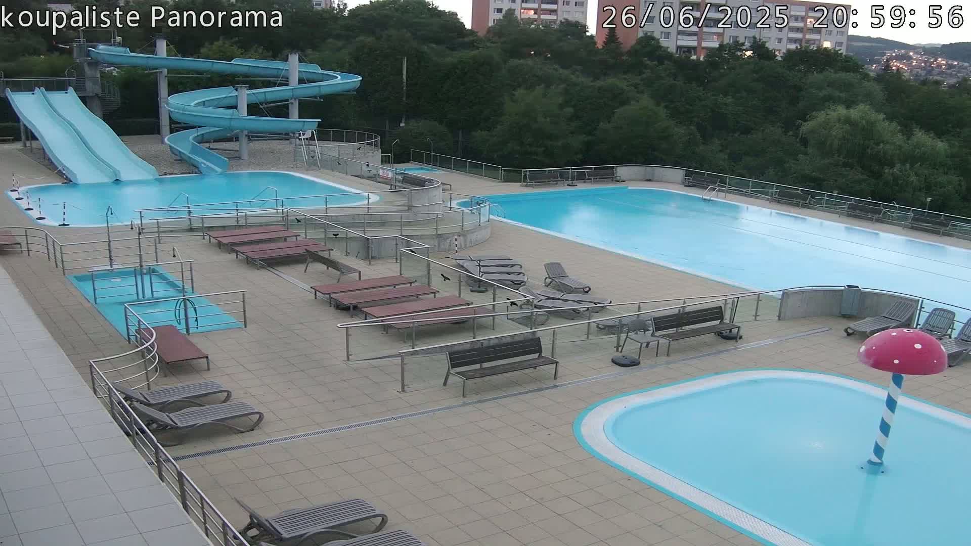Zlín - Koupaliště Panorama Swimming Pool & Aquapark Live Cam - Zlin 5, Zlin, Czechia